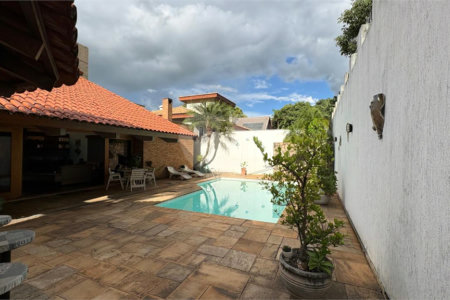 Casa à venda com 5 quartos, sendo 2 suítes,  no condomínio Village D'avignon, Sorocaba - SP