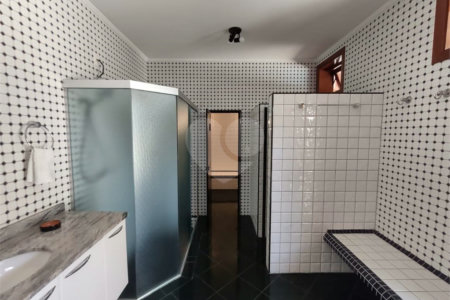 Casa à venda com 5 quartos, sendo 4 suítes, no condomínio Rancho Dirce, Sorocaba - SP