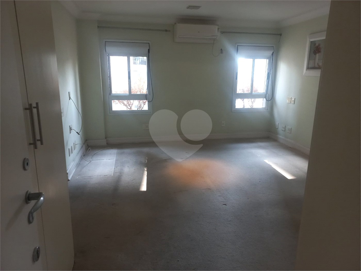 Apartamento à venda com 4 quartos, sendo 2 suítes, em Vila Uberabinha, São Paulo, SP