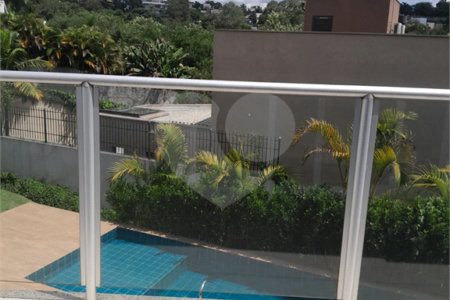 Casa à venda com 3 suítes em Moinho Velho, Cotia, SP