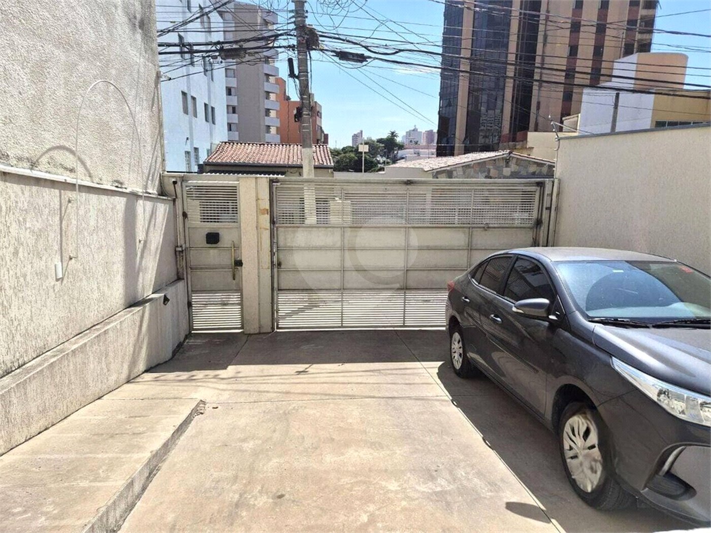 Casa à venda com 3 quartos, sendo 1 suíte,  em Vila Augusta, Sorocaba, SP