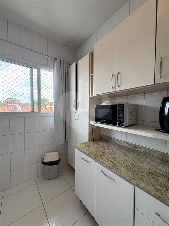 Casa à venda com 3 quartos, sendo 1 suíte, no condomínio New Village, Cotia - SP