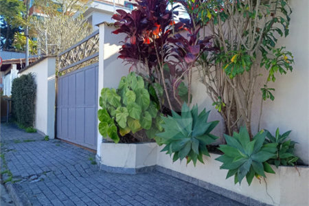 Casa à venda com 3 quartos, sendo 1 suíte,  em Vila Santa Helena, Mogi das Cruzes, SP