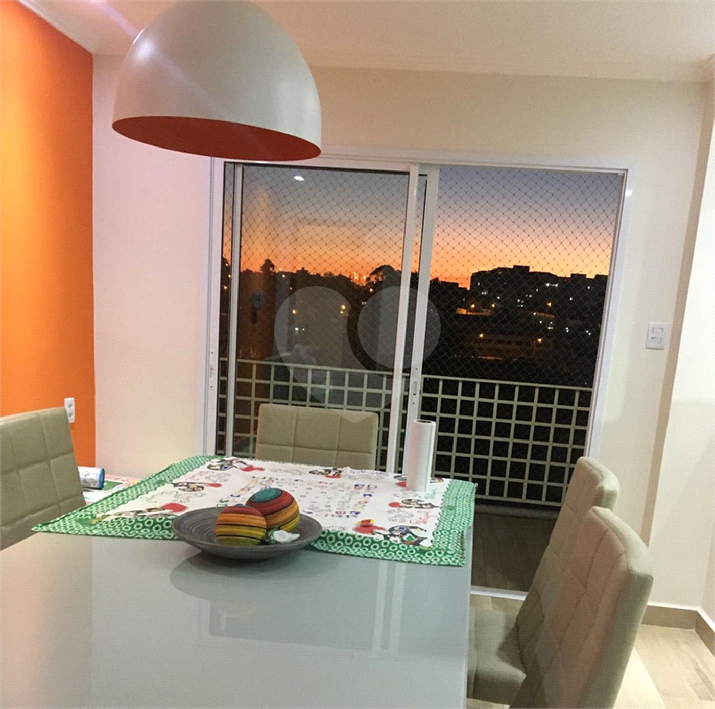 Sobrado à venda com 3 quartos, sendo 1 suíte,  em Residencial Novo Horizonte I, Mogi das Cruzes, SP