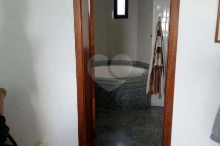 Apartamento à venda com 3 quartos, sendo 2 suítes, em Jardim Parque Morumbi, São Paulo, SP