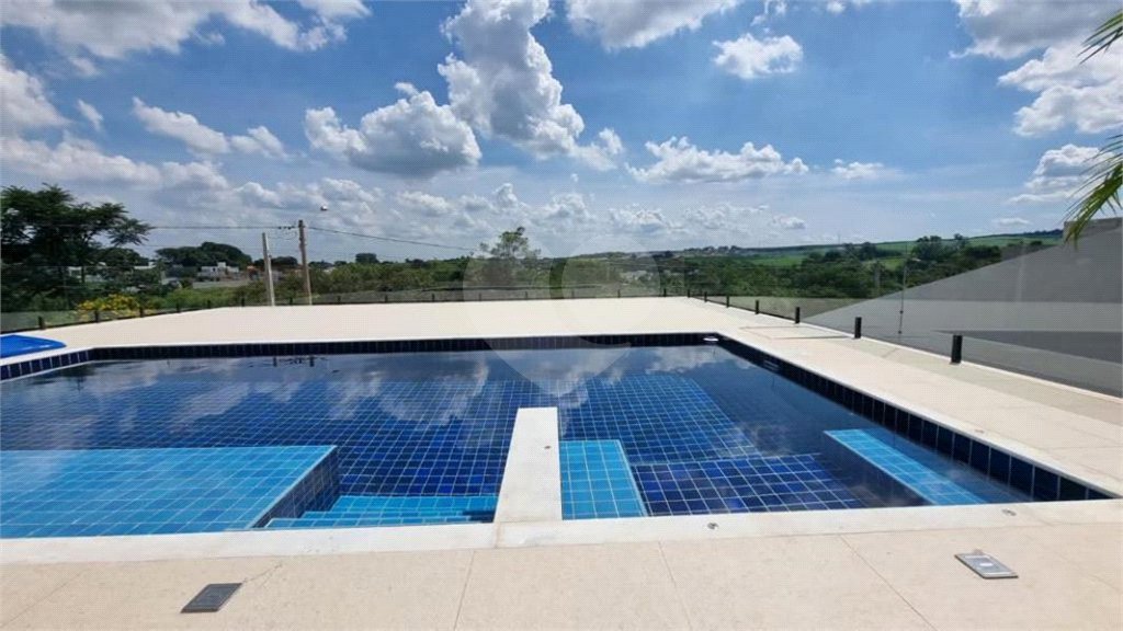 Casa à venda com 3 suítes no condomínio Portal dos Bandeirantes, Salto - SP