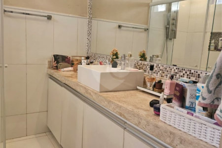 Casa à venda com 3 quartos, sendo 1 suíte, no condomínio Parque das Árvores, Sorocaba - SP