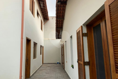 Casa Térrea à venda com 3 suítes em Jardim Petrópolis, São Paulo, SP