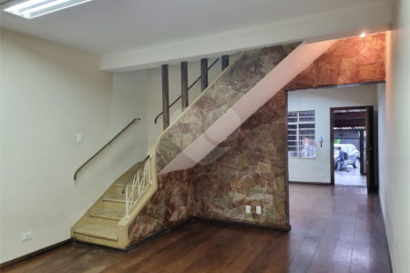 Sobrado à venda com 3 quartos em Moema, São Paulo, SP