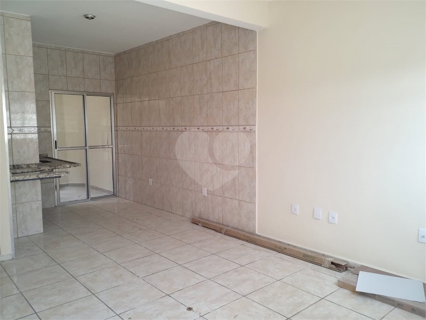 Casa à venda com 2 quartos, sendo 1 suíte, em Vila Caputera, Mogi das Cruzes, SP