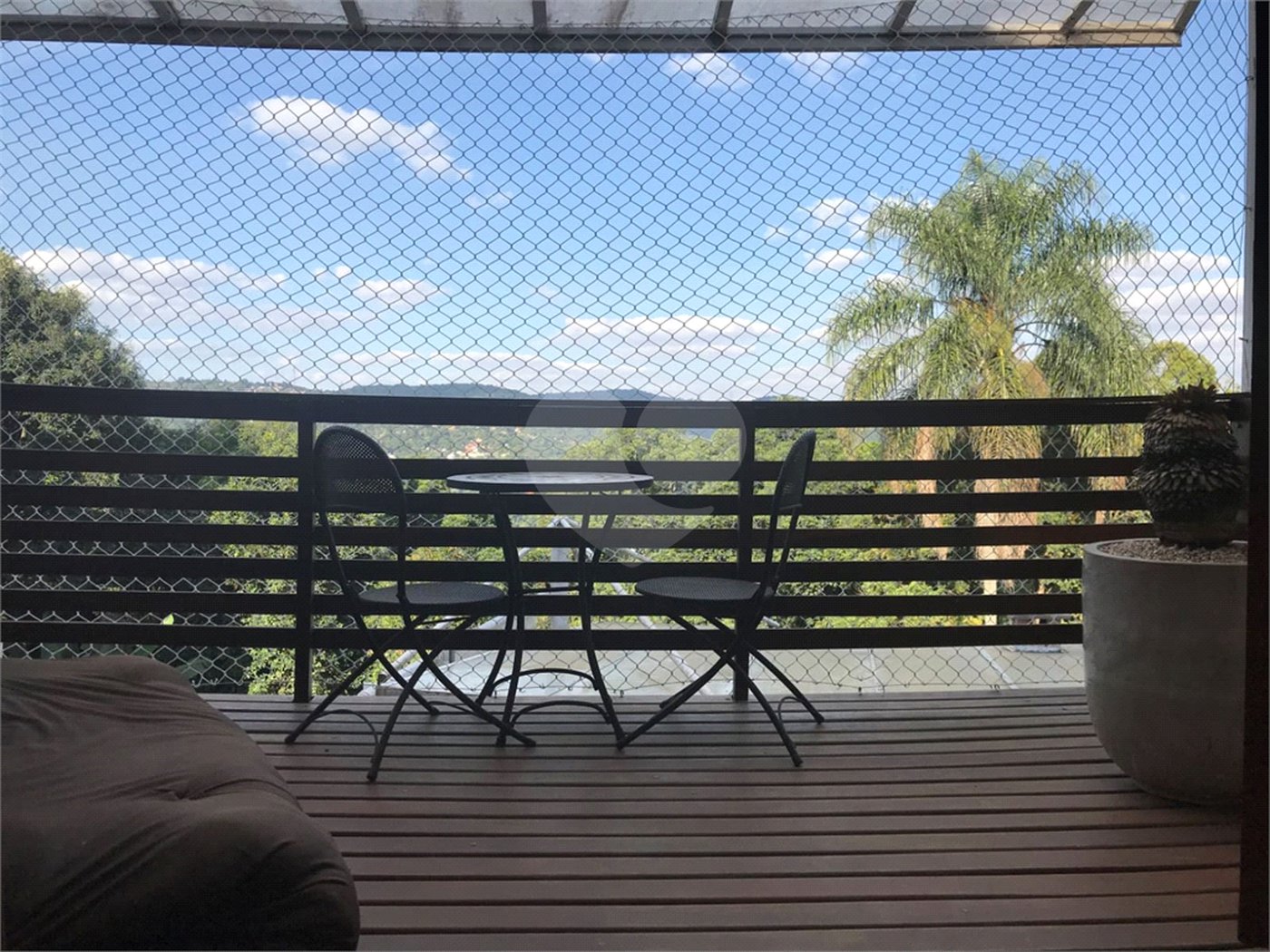 Casa à venda com 4 quartos, sendo 3 suítes, no condomínio Alpes da Cantareira, Mairiporã - SP