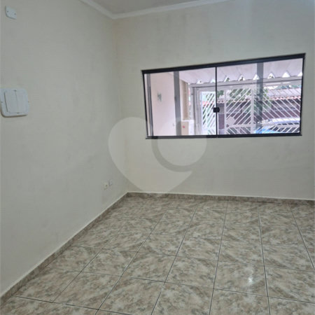 Casa à venda com 2 quartos, sendo 1 suíte,  em Vila Maricy, Guarulhos, SP