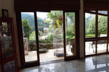 Casa à venda com 4 quartos, sendo 1 suíte, no condomínio Clube da Montanha, Atibaia - SP