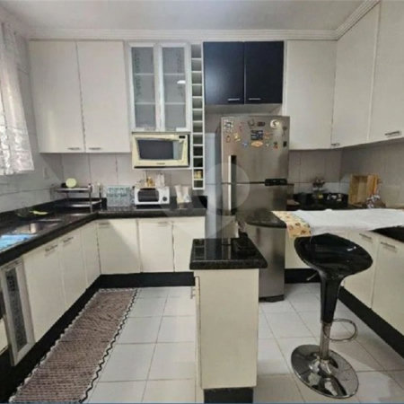 Casa à venda com 3 quartos, sendo 1 suíte,  no condomínio Residencial Villagio Vitória, Guarulhos - SP