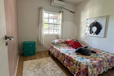 Casa em condomínio à venda com 3 quartos, sendo 2 suítes,  em Peró, Cabo Frio, RJ