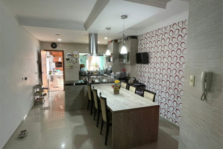 Casa à venda com 3 suítes em Vila Assunção, Santo André, SP