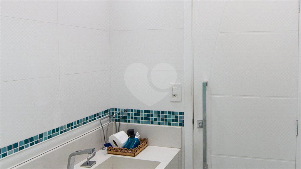 Sobrado à venda com 3 quartos, sendo 1 suíte, em Vila Gustavo, São Paulo, SP