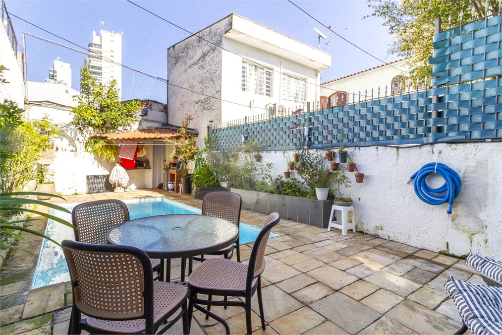 Sobrado à venda com 4 quartos, sendo 1 suíte,  em Vila Cruzeiro, São Paulo, SP