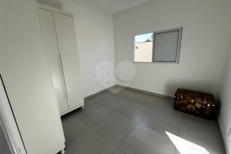 Casa à venda com 3 quartos, sendo 1 suíte, no condomínio Residencial Golden Ville, Itapetininga - SP
