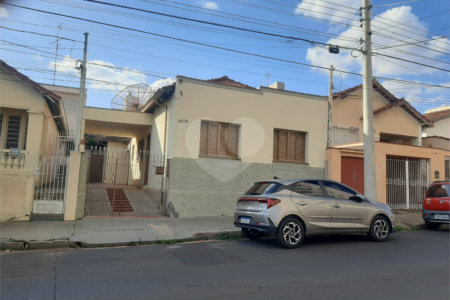 Casa térrea a venda na região central de São Carlos