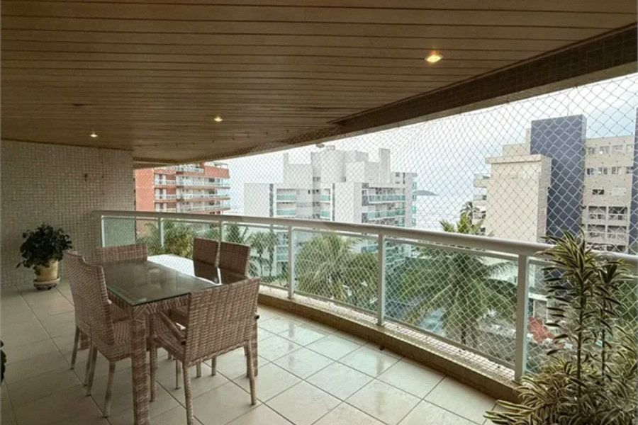 Apartamento à venda com 3 quartos, sendo 1 suíte,  em Riviera de São Lourenço, Bertioga, SP