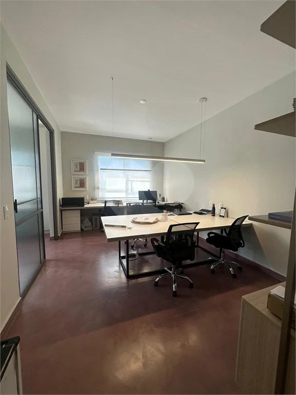 Sala comercial para venda ou locação na Avenida Paulista. 68m2