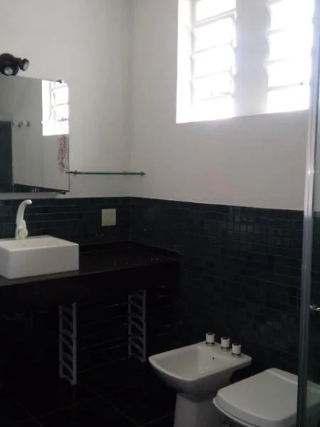 Casa à venda com 4 quartos, sendo 3 suítes, em Jardim Leonor, São Paulo, SP