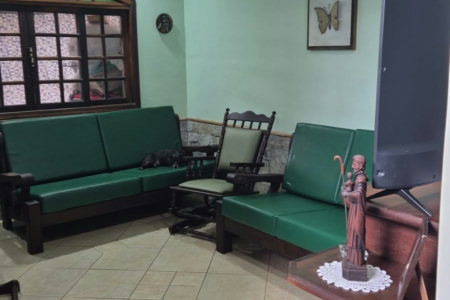Casa à venda com 5 quartos, sendo 3 suítes, em Real, Praia Grande - SP