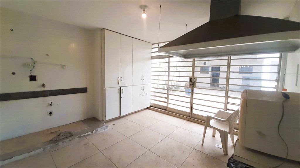 Sobrado à venda com 4 quartos, sendo 2 suítes, em Brooklin Paulista, São Paulo, SP