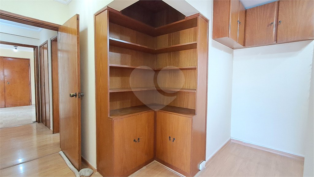 Apartamento à venda com 3 quartos, sendo 1 suíte,  em Alto da Boa Vista, São Paulo, SP