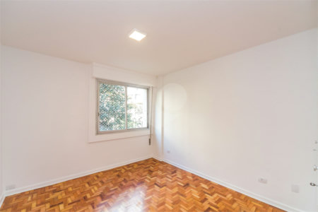 Apartamento à venda com 3 quartos, sendo 1 suíte, em Itaim Bibi, São Paulo, SP