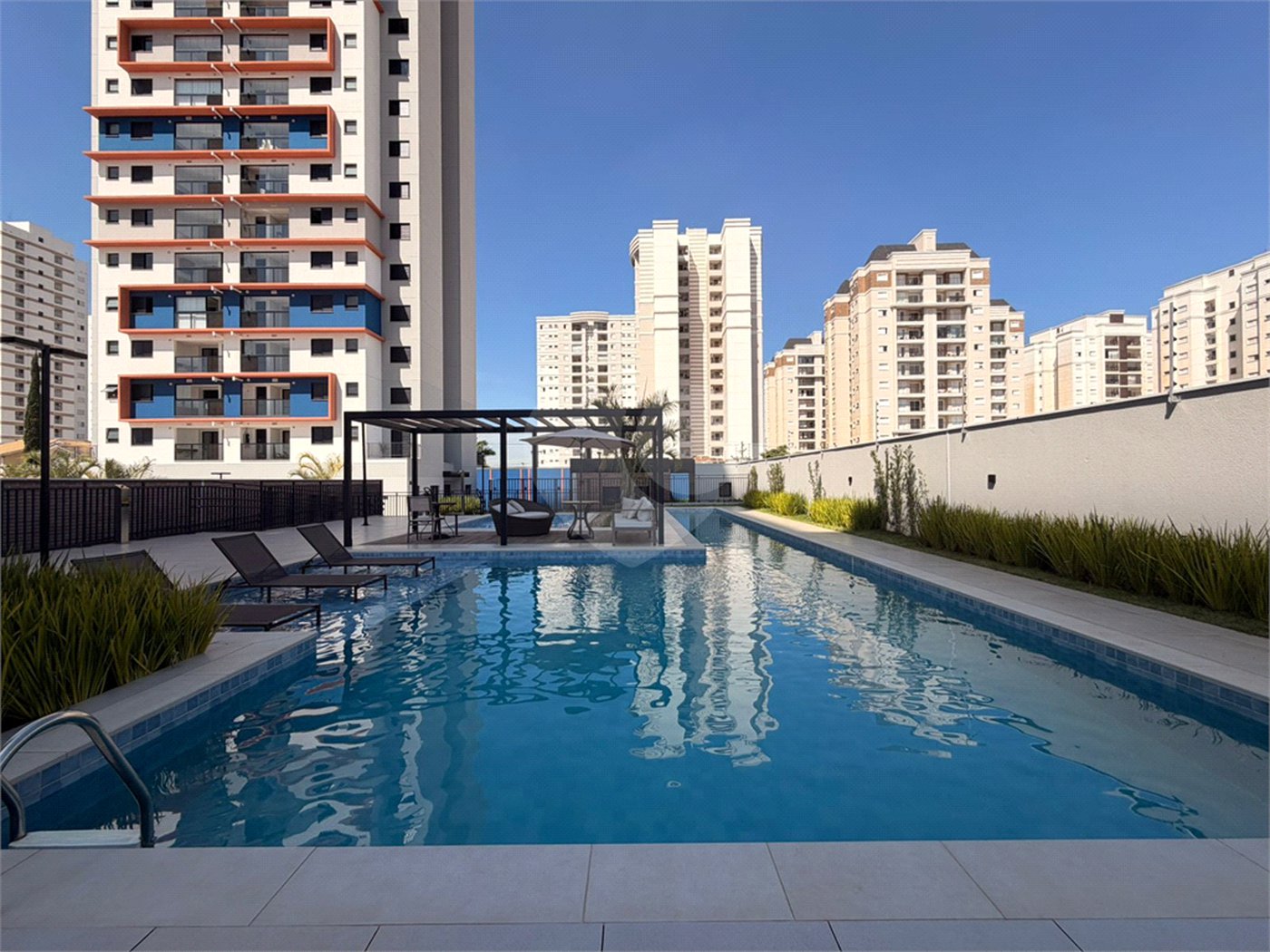 Apartamento à venda ou para alugar com 2 quartos, sendo 1 suíte, em Parque Campolim, Sorocaba, SP