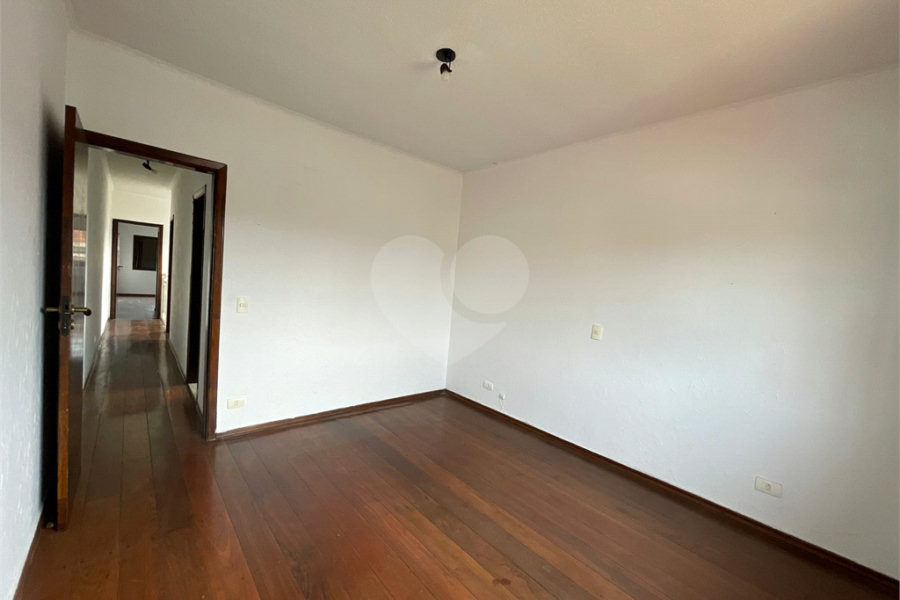 Sobrado à venda com 4 quartos, sendo 1 suíte, em Vila Nova Cachoeirinha, São Paulo, SP