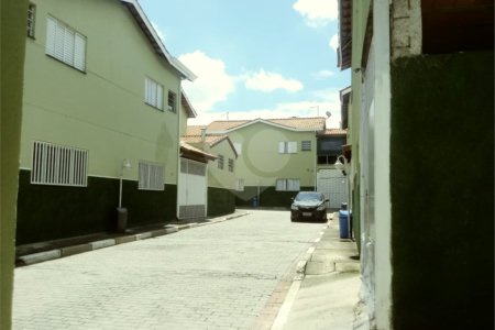 Casa à venda com 2 quartos, sendo 1 suíte, no condomínio Jardim Débora, Poá - SP