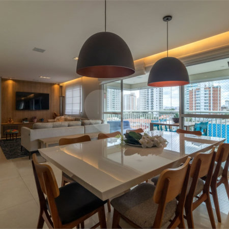 Apartamento à venda com 3 quartos, sendo 1 suíte, em Campo Belo, São Paulo, SP