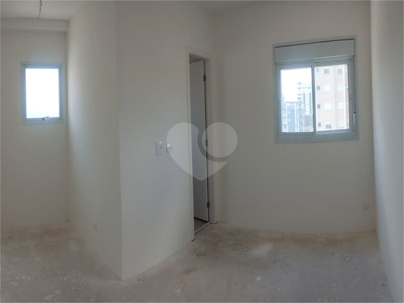 Apartamento à venda com 3 quartos, sendo 1 suíte,  em Loteamento Mogilar, Mogi das Cruzes, SP