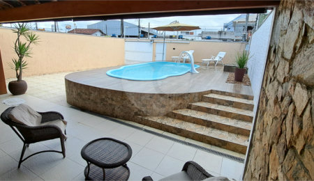 Casa à venda com 5 quartos, sendo 1 suíte,  em Indaiá, Caraguatatuba, SP