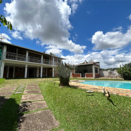 Casa à venda com 5 quartos, sendo 3 suítes, no condomínio Estância Marambaia, Vinhedo - SP