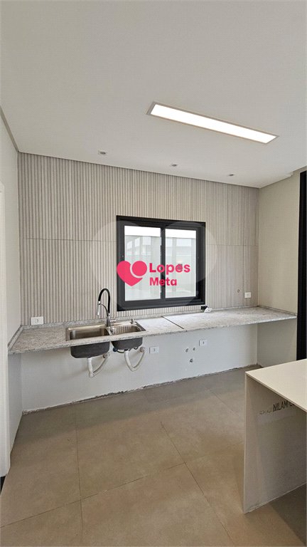 Casa à venda com 4 quartos, sendo 2 suítes, no condomínio Reserva Aruanã, São José dos Campos - SP