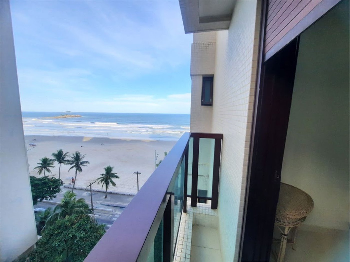 Apartamento Residencial à venda, Pitangueiras, Guarujá - AP0136.