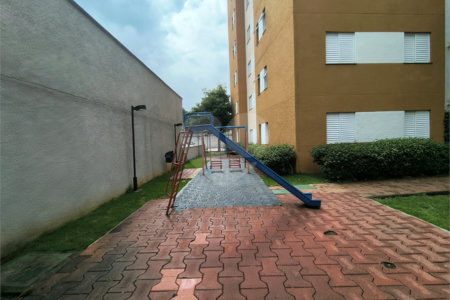 Apartamento à venda com 2 quartos, sendo 1 suíte,  em Jardim Carambeí, São Roque, SP