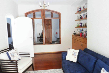Sobrado à venda com 5 quartos, sendo 3 suítes, em Interlagos, São Paulo, SP