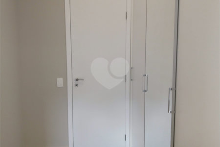 Apartamento à venda com 3 suítes em Vila Anastácio, São Paulo, SP