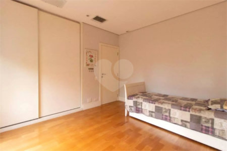 Casa à venda ou para alugar com 4 suítes no condomínio Araucárias, São Paulo - SP