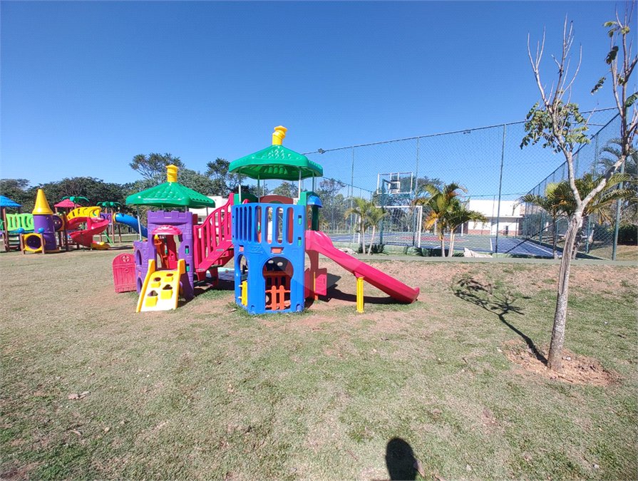 Casa à venda com 3 quartos, sendo 1 suíte, no condomínio Terras de São Francisco, Sorocaba - SP