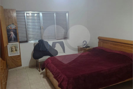 Sobrado à venda com 4 quartos, sendo 1 suíte, em Vila Graciosa, São Paulo, SP