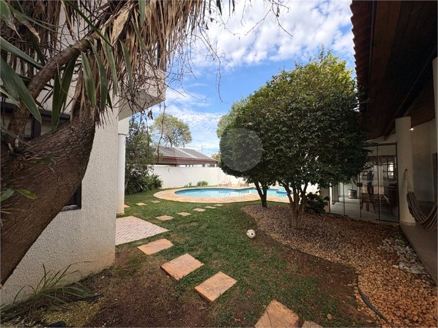 Casa à venda com 4 suítes no condomínio Granja Olga II, Sorocaba - SP