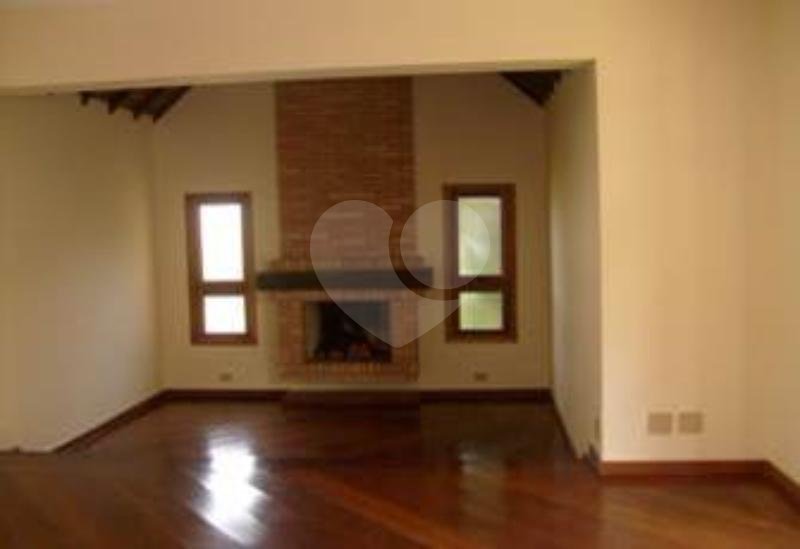 Casa à venda ou para alugar com 4 suítes no condomínio Vilaggio Monte Alegre, São Paulo - SP