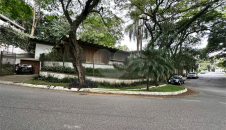 Casa à venda com 3 quartos, sendo 1 suíte,  em Jardim Marajoara, São Paulo, SP