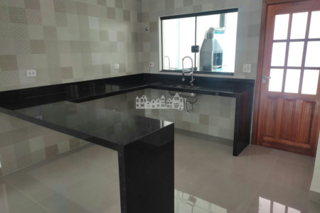 Casa térrea à venda com 3 quartos, sendo 1 suíte, em Loteamento Parque Residencial Serras de Atibaia II, Atibaia - SP